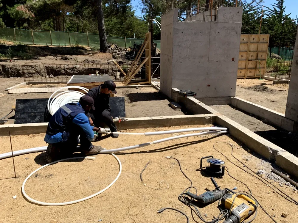 Instalación de cañerías en obra